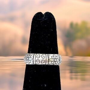 BRIGHTON~Sterling Silver 925 Retired "Marrakesh" Etched Flowers Stack Ring.  Sz8